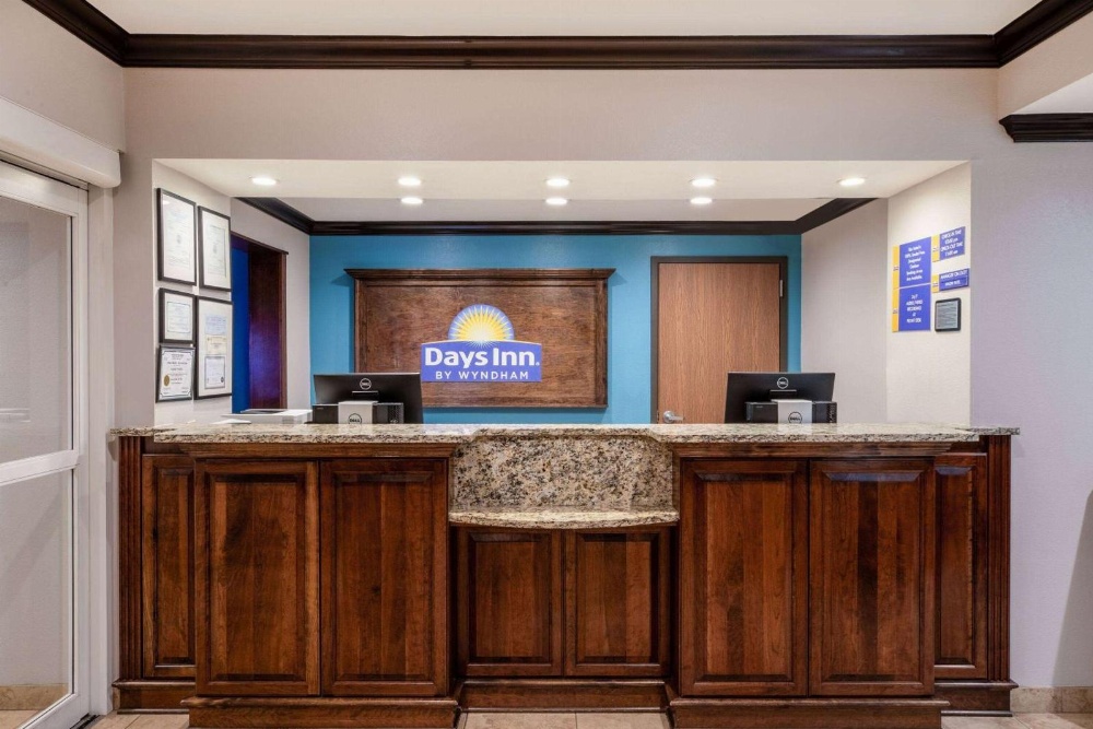 Days Inn by Wyndham Baton Rouge I-10