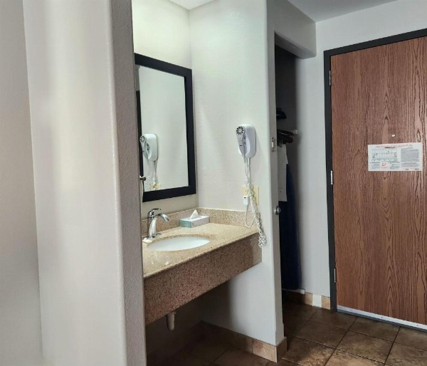 Days Inn by Wyndham Baton Rouge I-10 image 17
