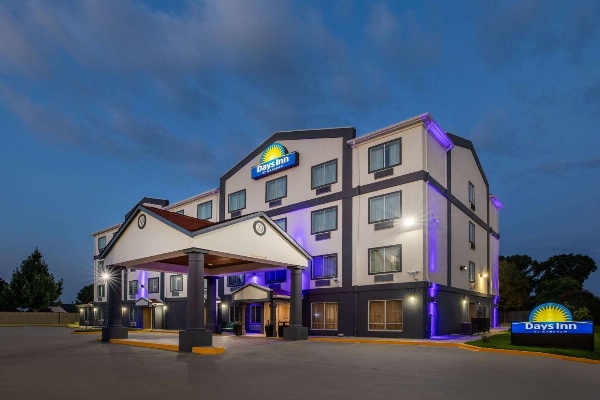 Days Inn by Wyndham Baton Rouge I-10 image 3